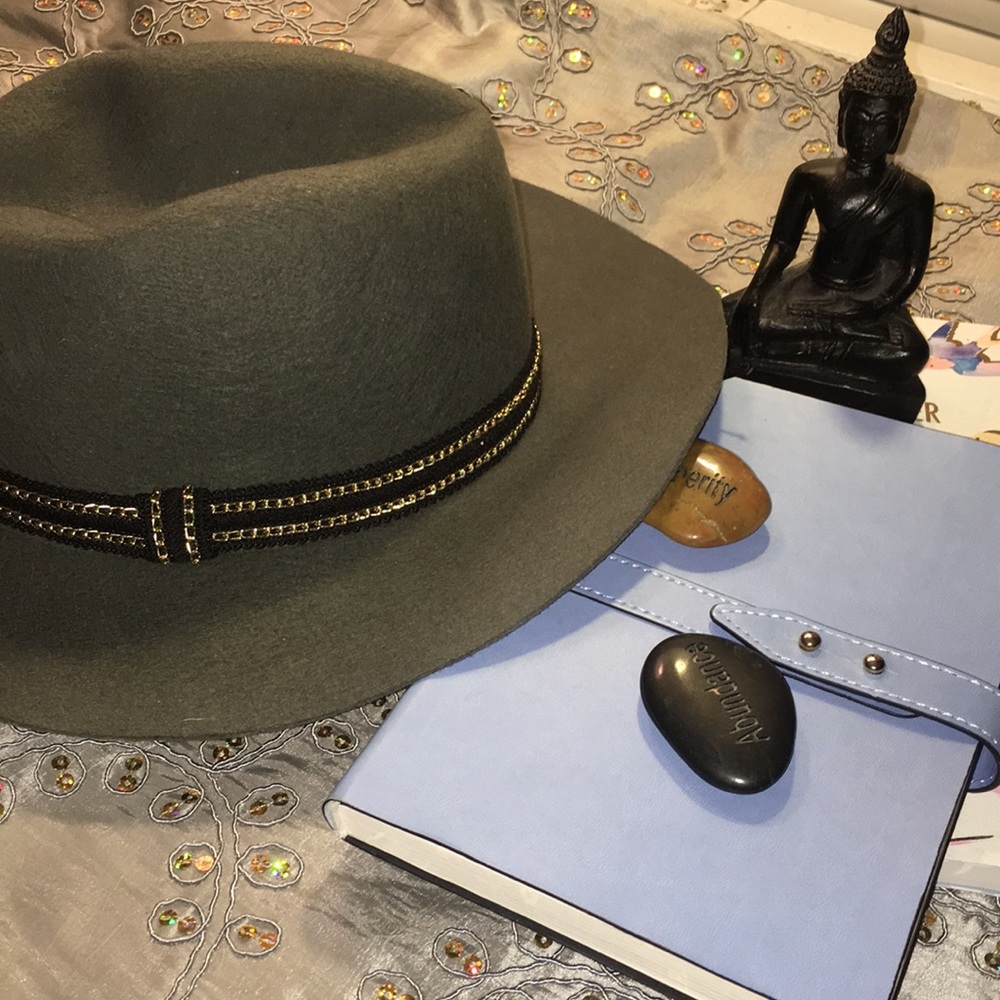 Hat! - Picture 2 of 4
